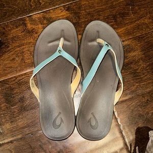 Women’s Olukai flip flops